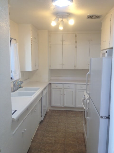 Building Photo - Charming Folsom Cottage Walking Distance t...