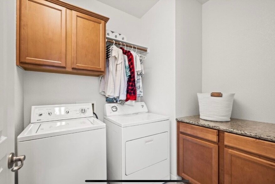 Building Photo - 962 Heritage Way