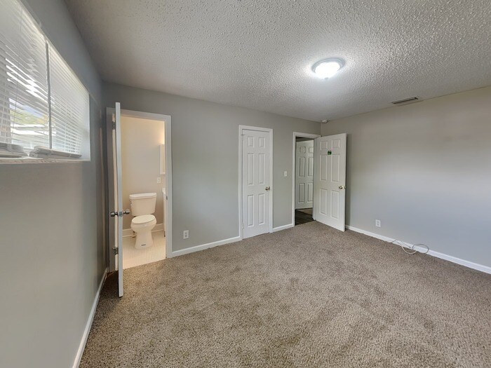 Building Photo - 5608 Moret Dr E