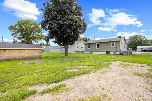 Building Photo - 3 Bedroom 1 Bath Home for Rent in Perry