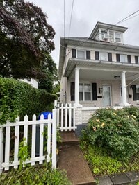 Building Photo - 213 6th St