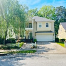 Building Photo - 933 Mitchell Ln