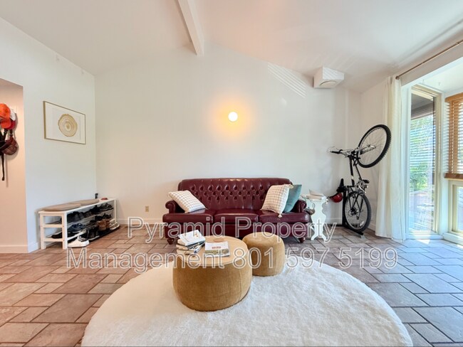 Building Photo - 251 S 700 E