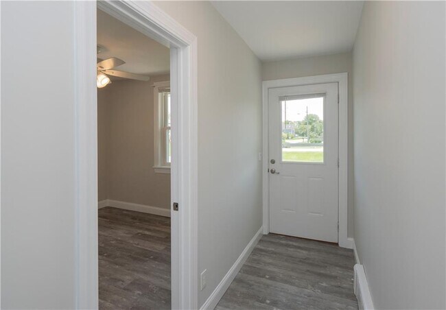 Building Photo - 40 Draper Ave