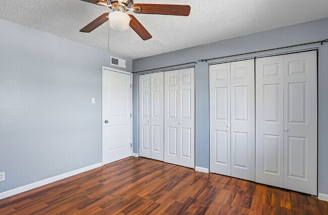 Building Photo - 3-Bedroom Home on Wedgewood Drive fully landscaped