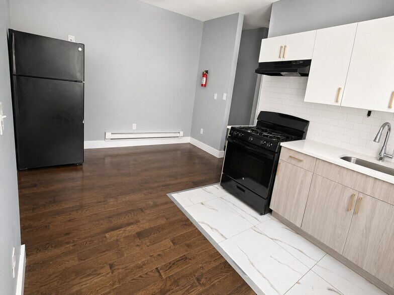 Building Photo - 308 Renner Ave