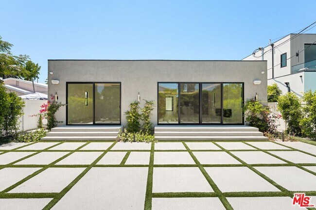 Building Photo - 5126 Lindley Ave