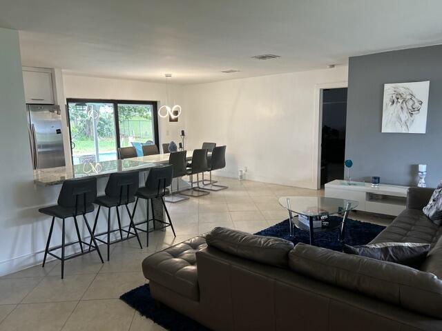 Building Photo - 2400 SW 86th Ave