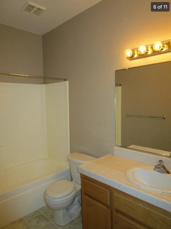 Building Photo - 967 Golf Ave