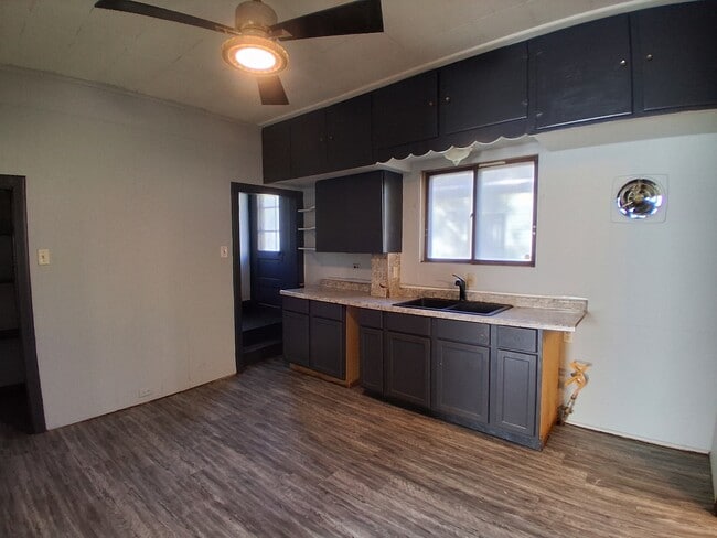 Building Photo - 35 Griffin-S