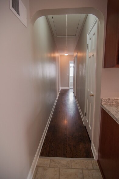 Building Photo - 4149 S 32nd Ave