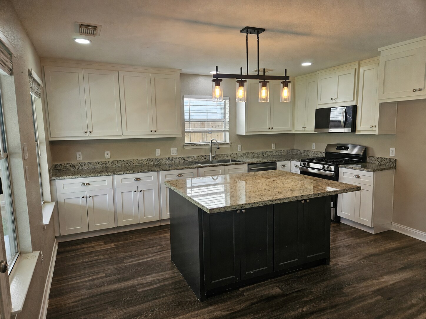 Building Photo - 15406 Lynford Crest Dr