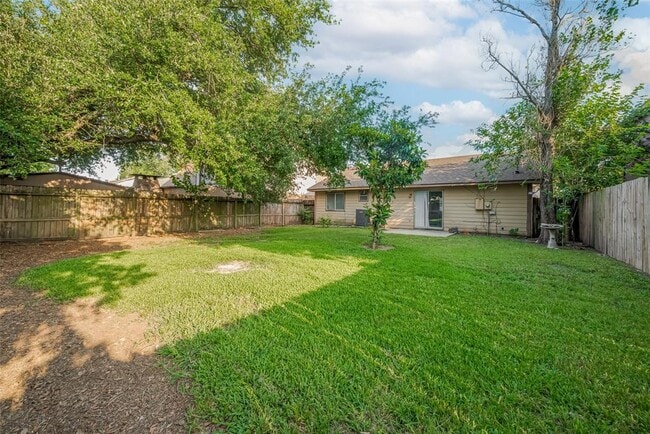 Building Photo - 15331 Peachmeadow Ln