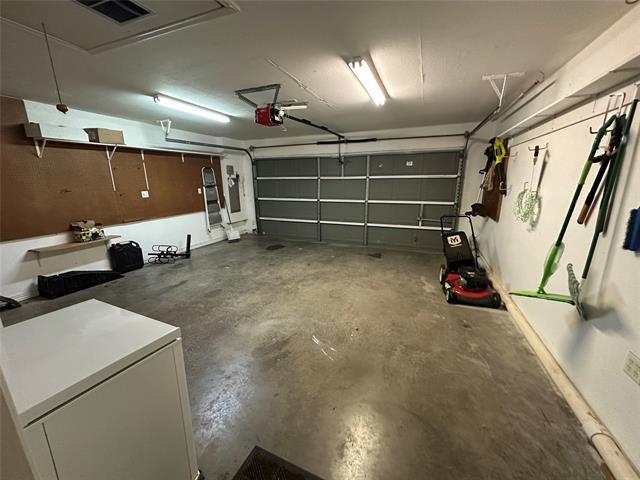 Building Photo - 1233 Buehler Ct