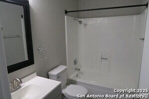 Building Photo - 1226 Billings Dr