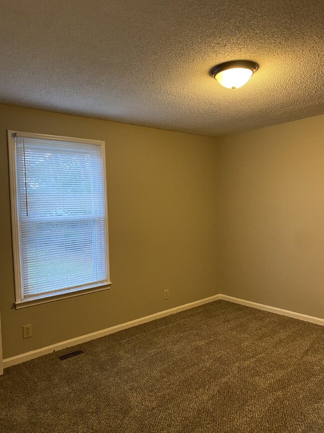 Building Photo - 276 Northwood Terrace