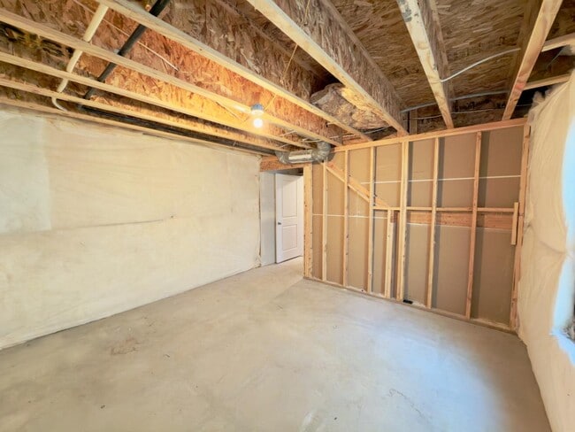 Building Photo - 414 W Snowberry Dr