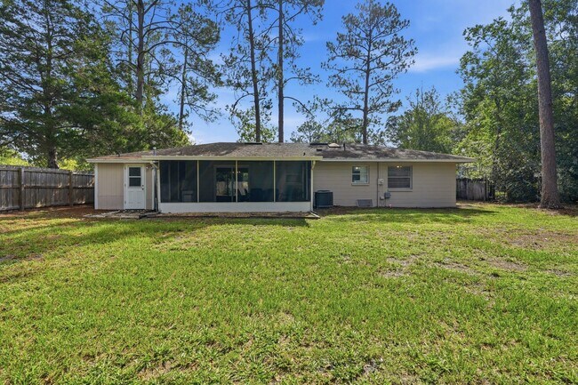Building Photo - 6206 NW 27th Terrace