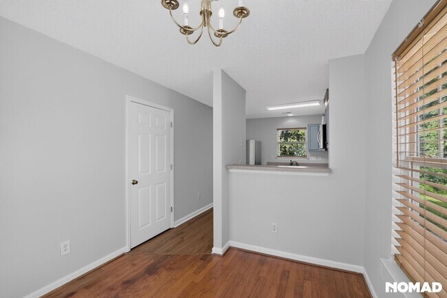 Building Photo - 805 Hopewell St