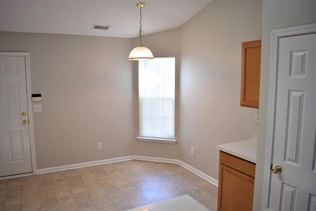 Building Photo - 3317 Alderpoint Ln