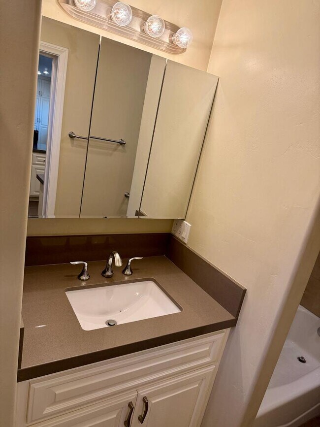 Building Photo - 4169-4171 Illinois St. - Unit A