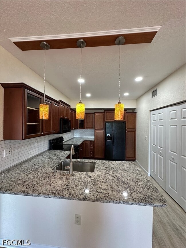 Building Photo - 6361 Aragon Way