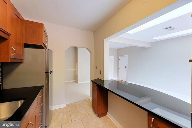 Building Photo - 2702 Dartmouth Rd