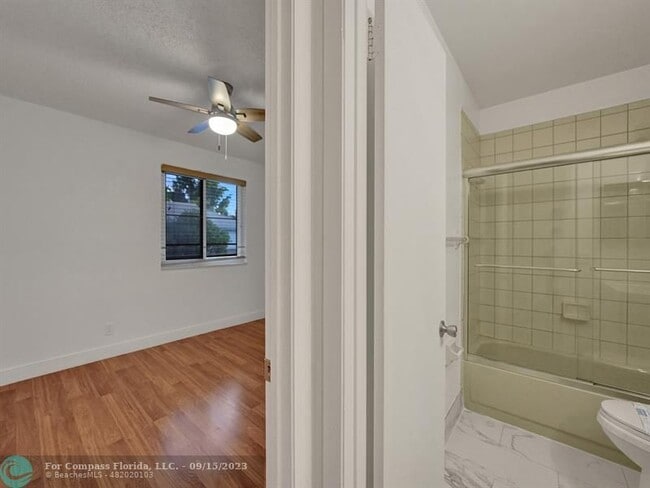 Building Photo - 9845 Riverside Dr