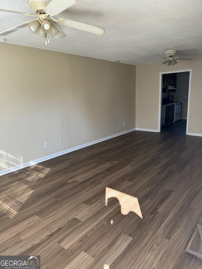 Building Photo - 609 Yorktown Pl