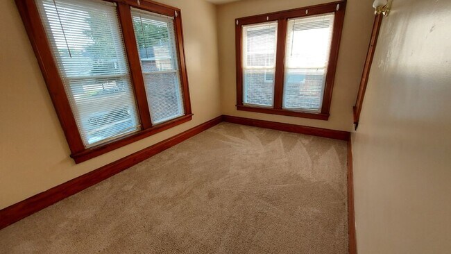 Building Photo - 98 W 8th Ave