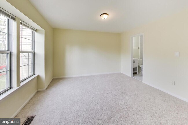 Building Photo - 18032 Olde Port Ln