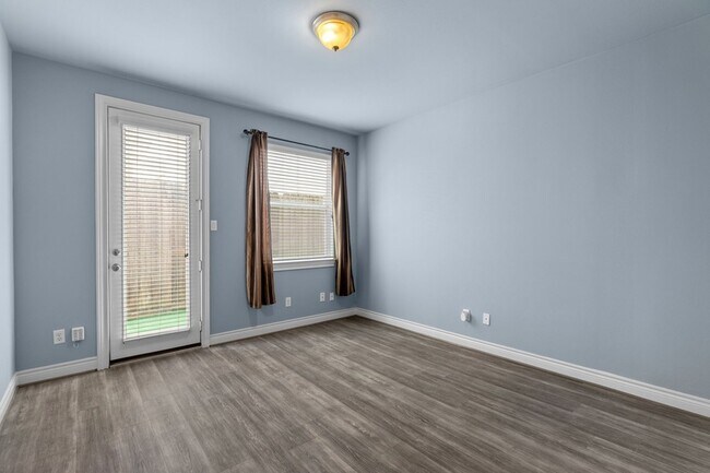 Building Photo - 2820 Sherwin St