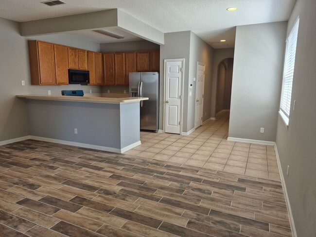 Building Photo - Welcome home