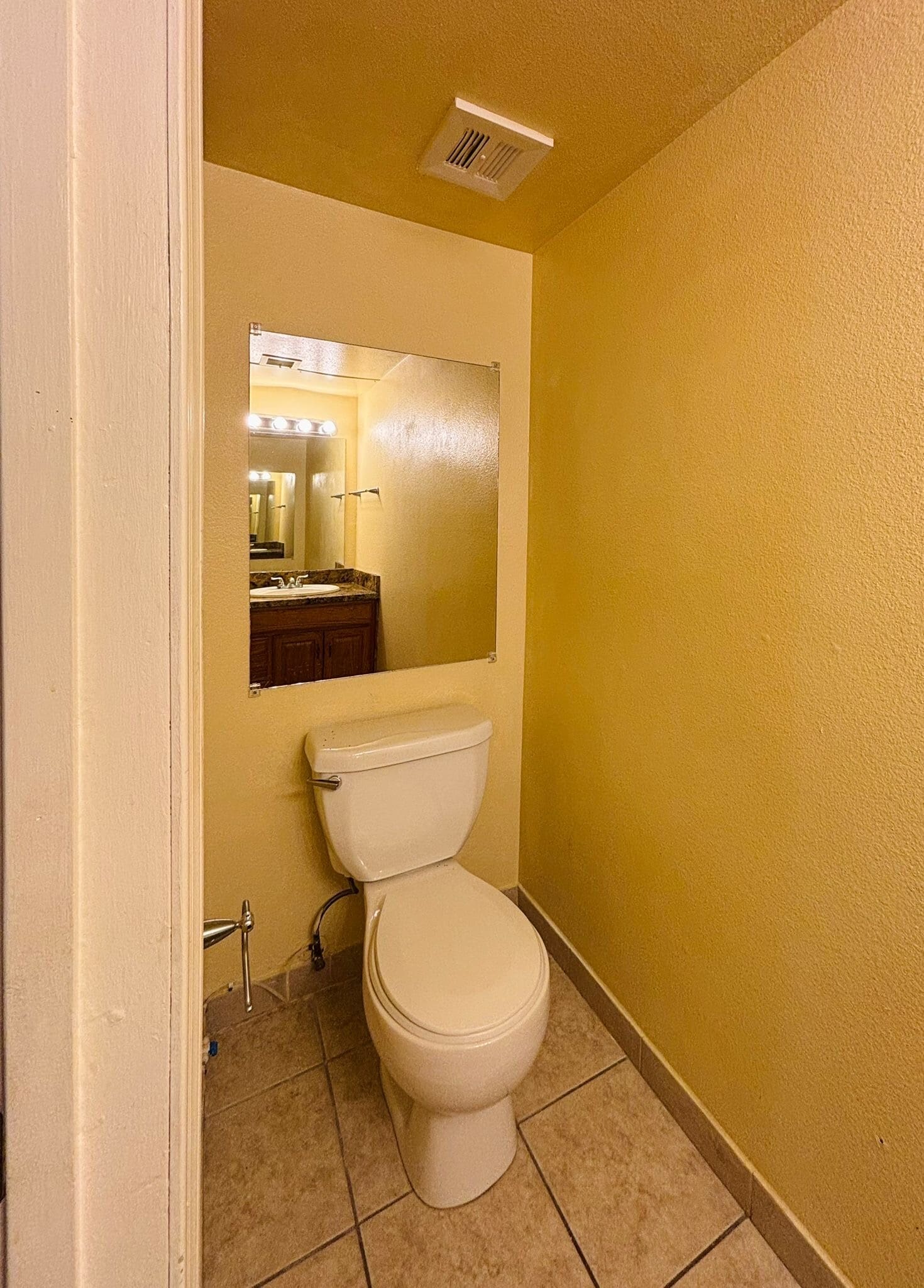 Building Photo - 1207 E Townley Ave