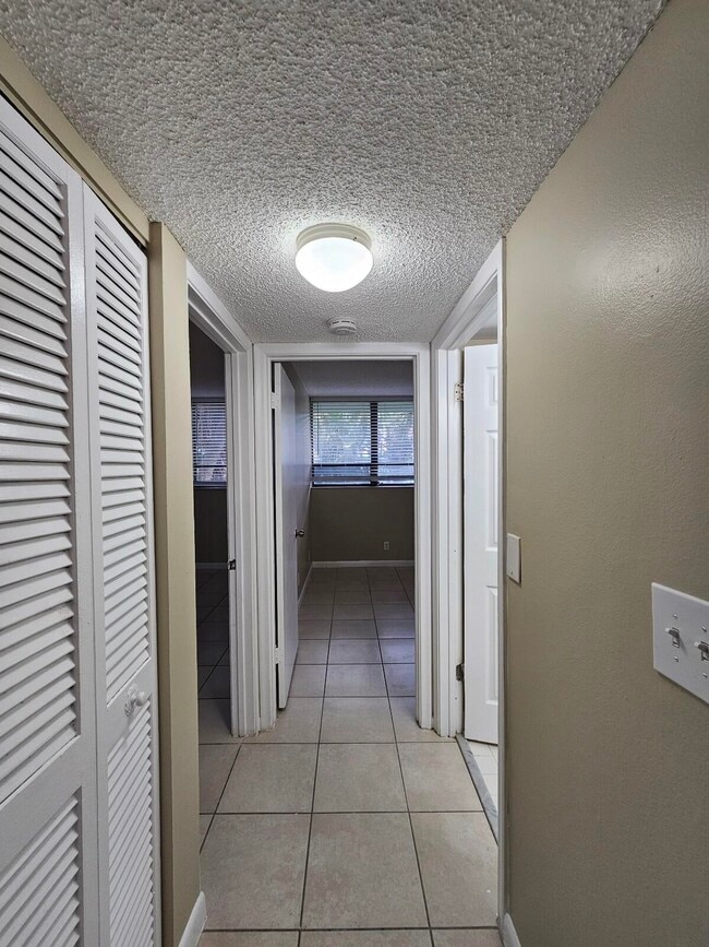 Building Photo - 1720 N Congress Ave