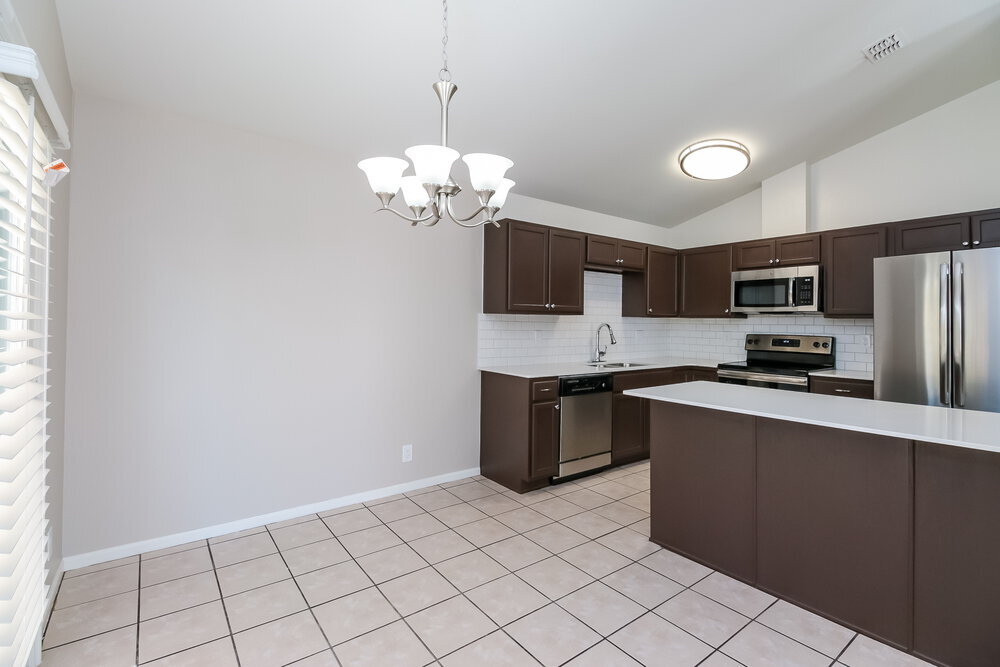Building Photo - 921 S Val Vista Dr