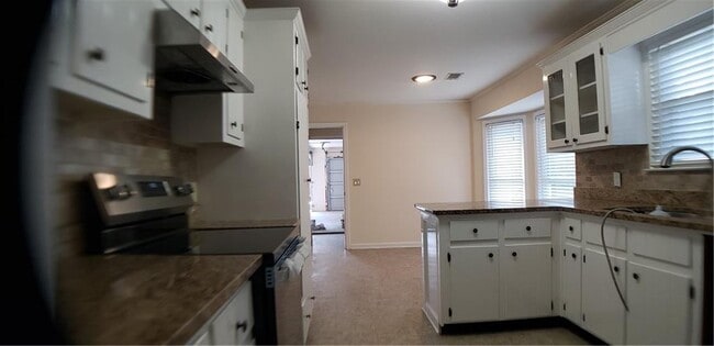 Building Photo - 4083 Deerbrook Way SW