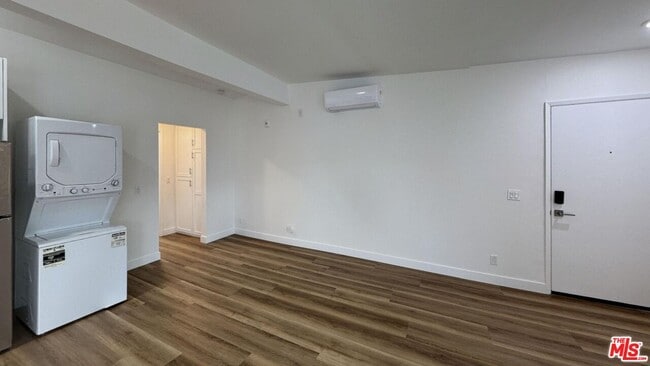 Building Photo - 3630 Midvale Ave