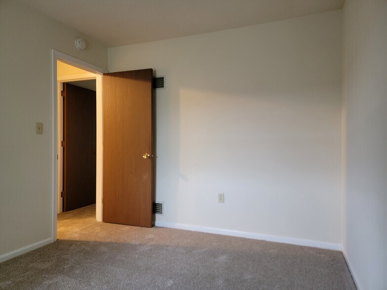 Building Photo - 119 Tom Ave