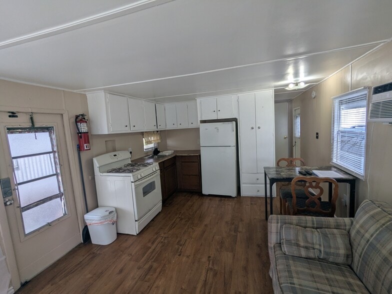 Building Photo - 120 Fortner Ave