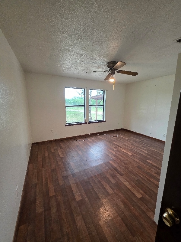 Building Photo - 627 Wild Coyote Trail