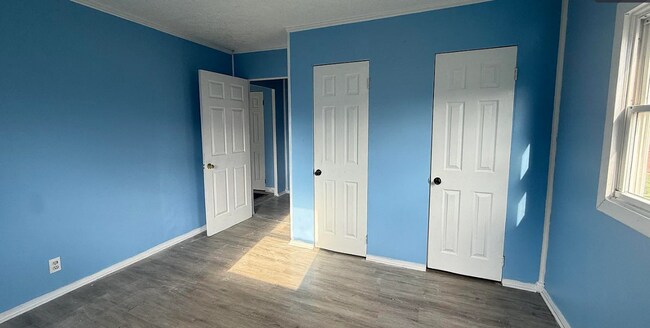 Building Photo - 2 bedroom house coming available SOON!