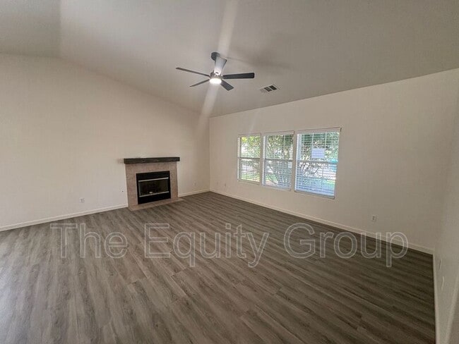 Building Photo - 1106 N Crenshaw St