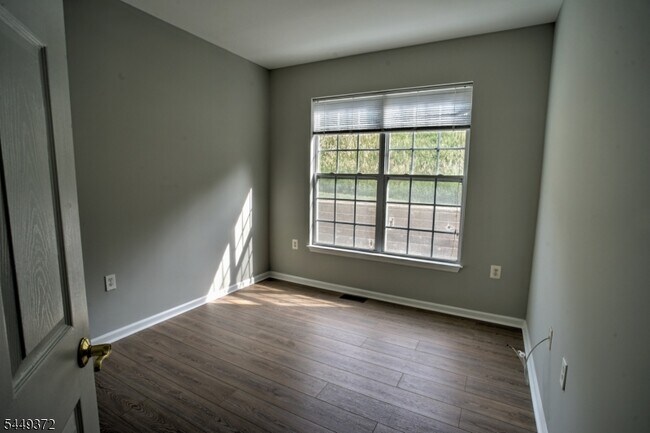 Building Photo - 117 Conover Terrace
