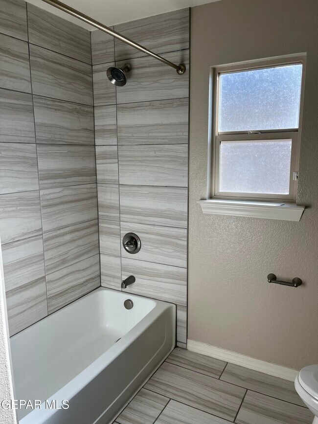 Building Photo - 14823 Pebble Hills Blvd