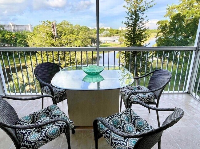 Building Photo - 3010 N Course Dr