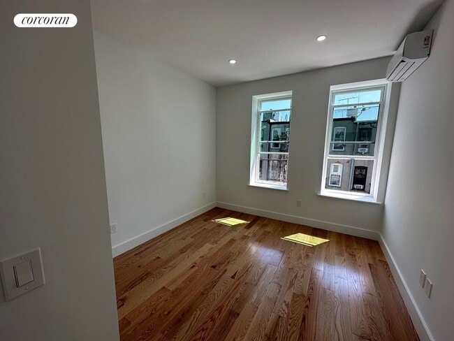 Building Photo - 422 Himrod St
