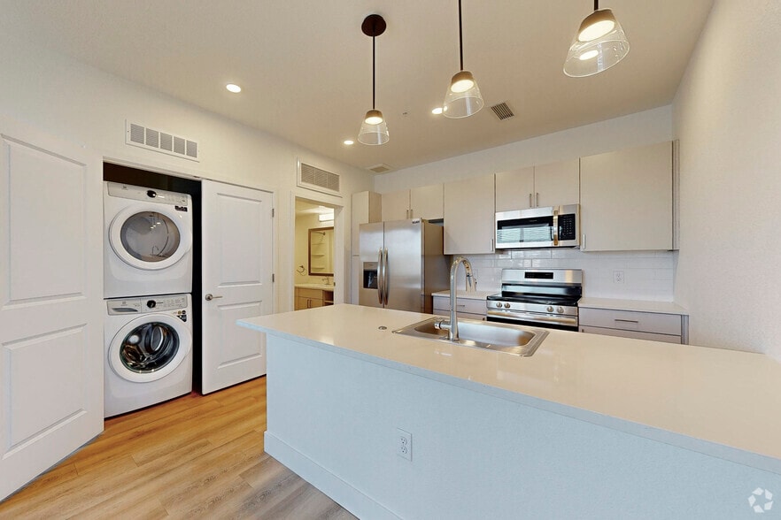 1BR, 1BA - 560SF - Kitchen - Rendezvous Trail Apartments