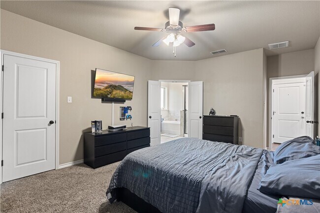 Building Photo - 1326 Carnaby Dr