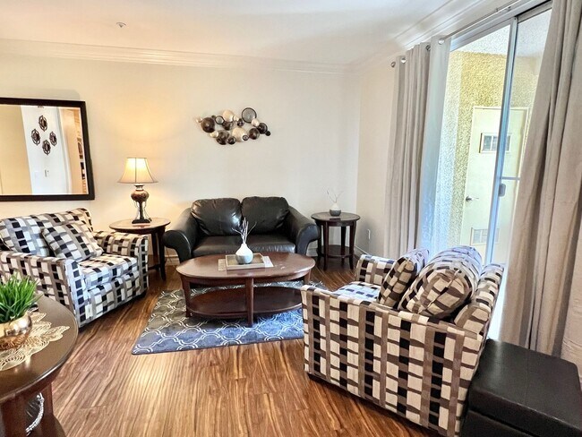 Building Photo - Meridian Luxury Condo. 1 Bd 1 Ba, Utilitie...